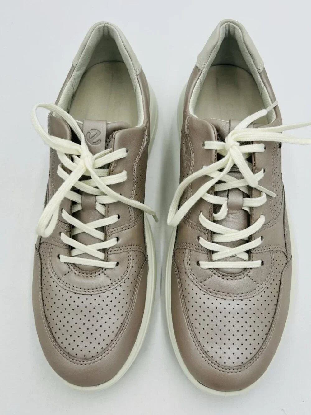 Ecco Womens 9.5 Soft Runner Grey Rose Metallic/Shadow White Sneakers New in Box